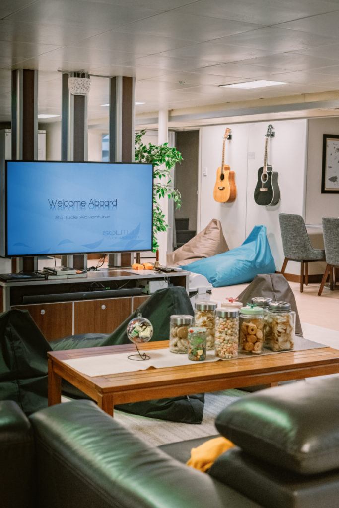 adventurer-guitars-683×1024