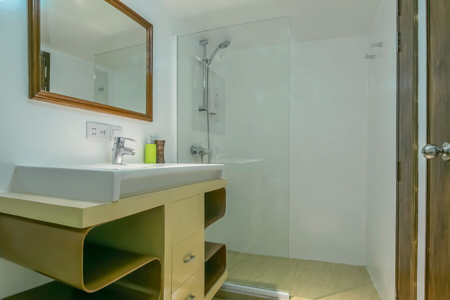 Carpe_Vita_Cabin_Bath