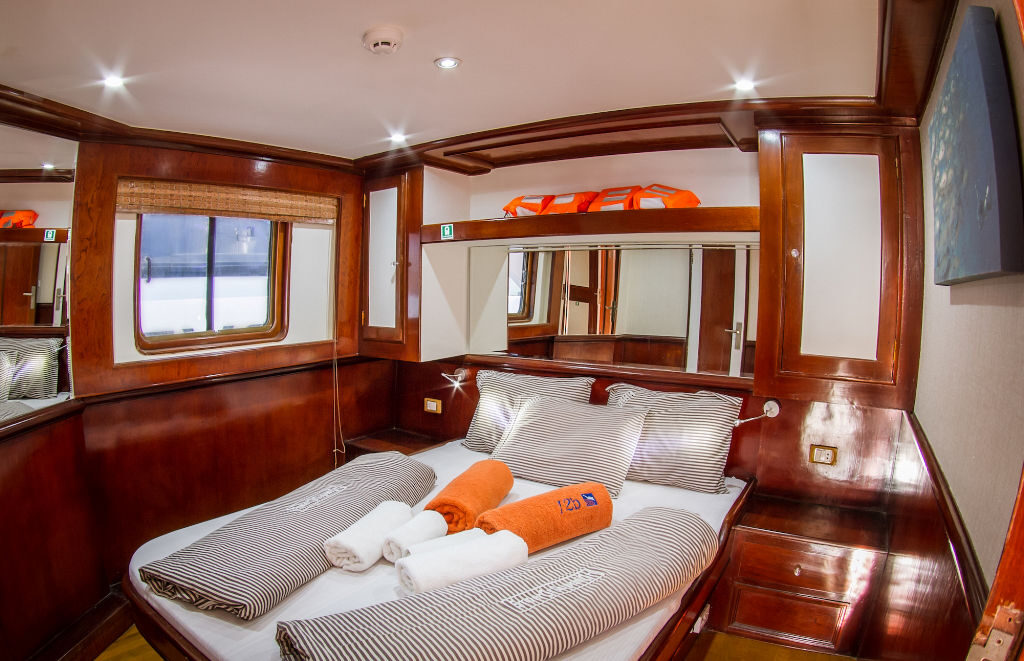 Double Cabin Upper Deck Emperor Superior