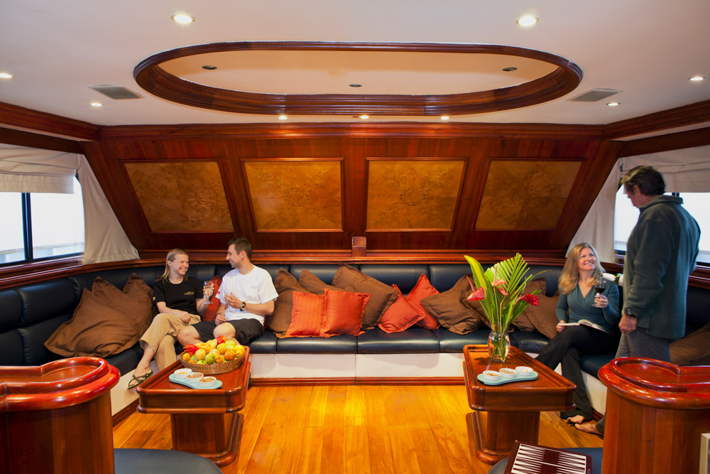 Galapagos-Sky-Dancer-Liveaboard-Lounge