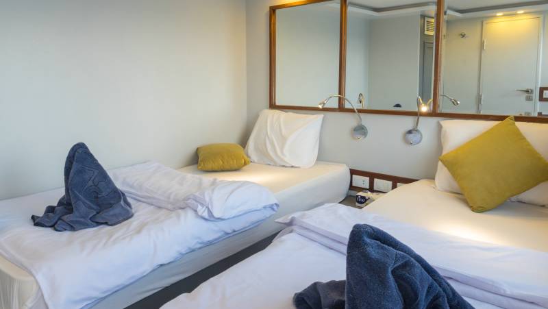 Oman_Explorer_Cabin4