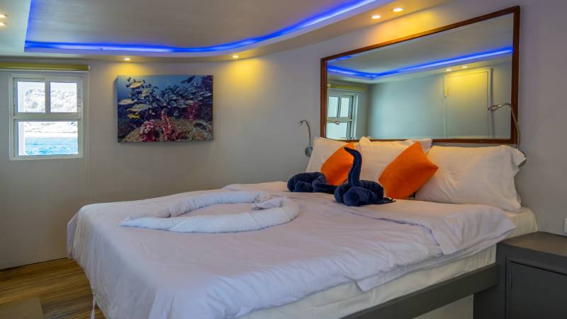 Oman_Explorer_Cabin5