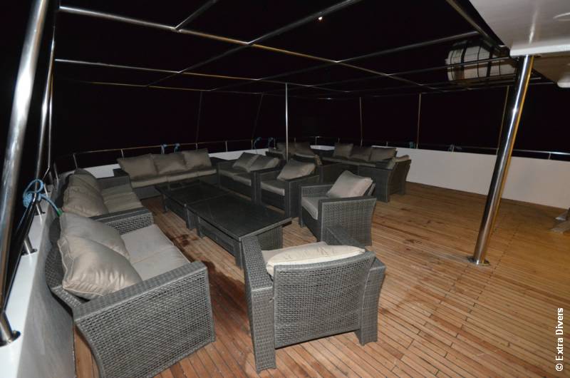 Oman_Explorer_Salon_night