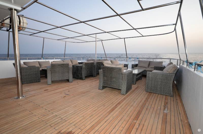 Oman_Explorer_Sundeck