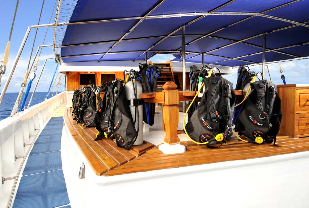 palau-siren-dive-deck (1)