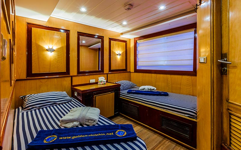 Golden Dolphin III Cabin-1