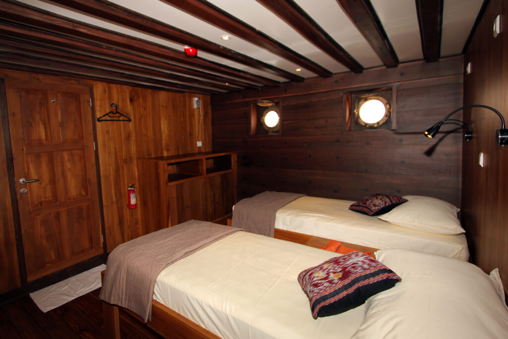 IMG_0212_lower_deck_cabin_15_as_twin
