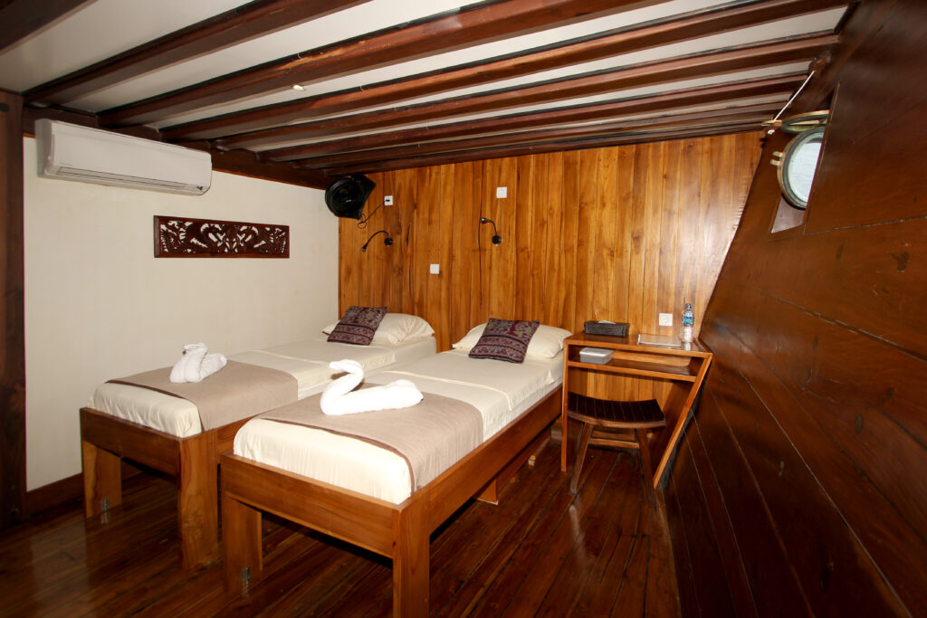 IMG_4916_lower_deck_cabin_16_as_twin