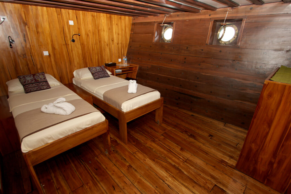 IMG_4922_lower_deck_cabin_16_as_twin