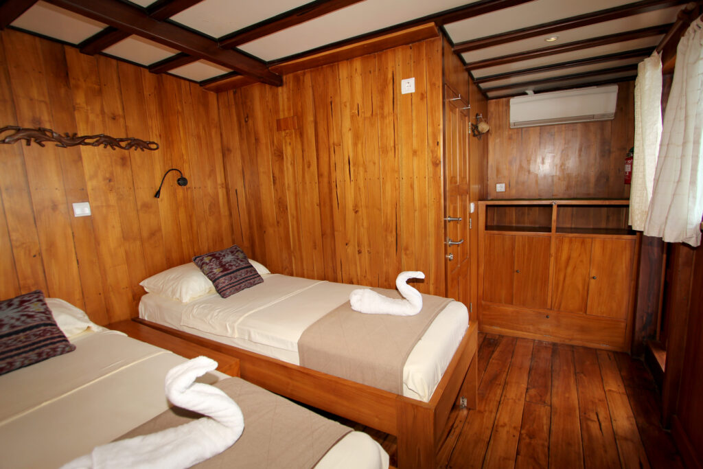 IMG_5012_upper_deck_cabin_23_as_twin