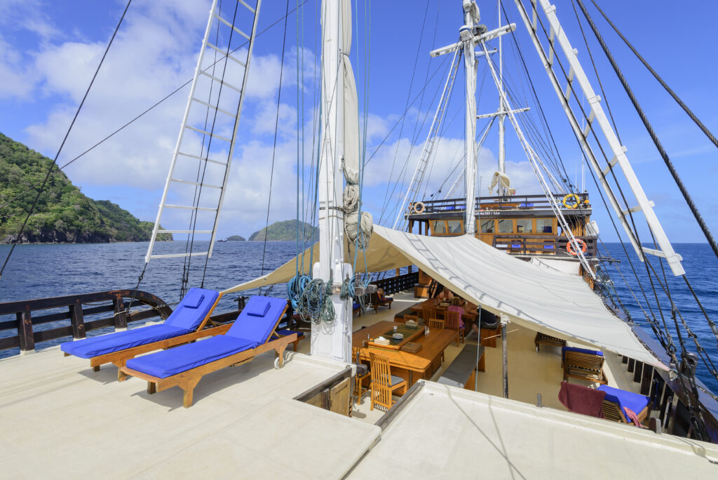 wpo_d061729_bow_with_sunchairs
