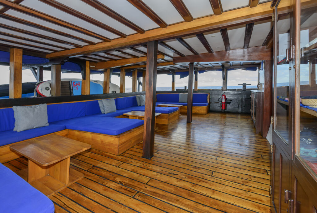 wpo_d061747_outside_lounge