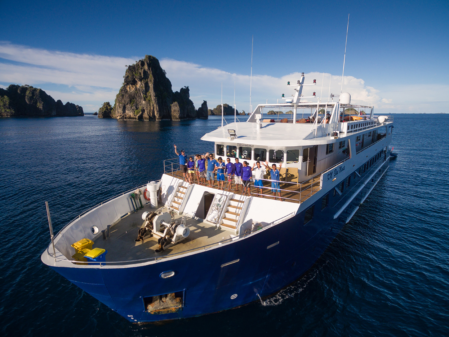BlueMantaExplorer-exterior