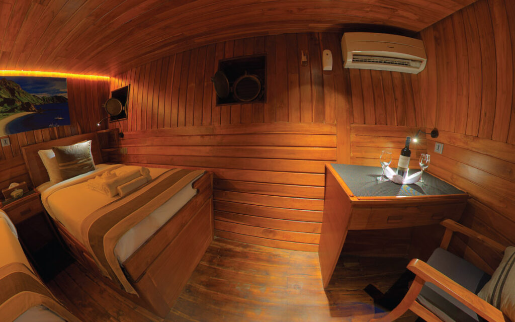 d1_below-deck_standard-cabin-1_04jpg