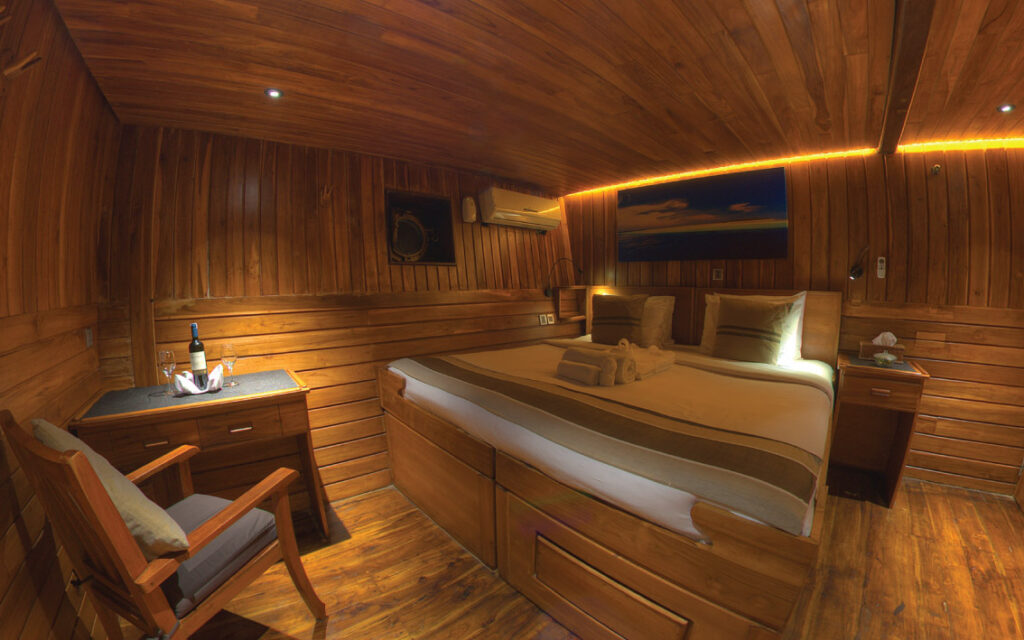 d1_below-deck_standard-cabin-3_01jpg