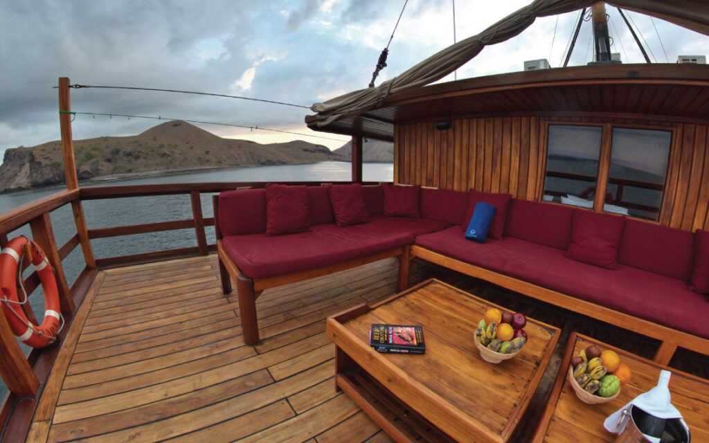 d1_bridge-deck_back-sundeck_02jpg