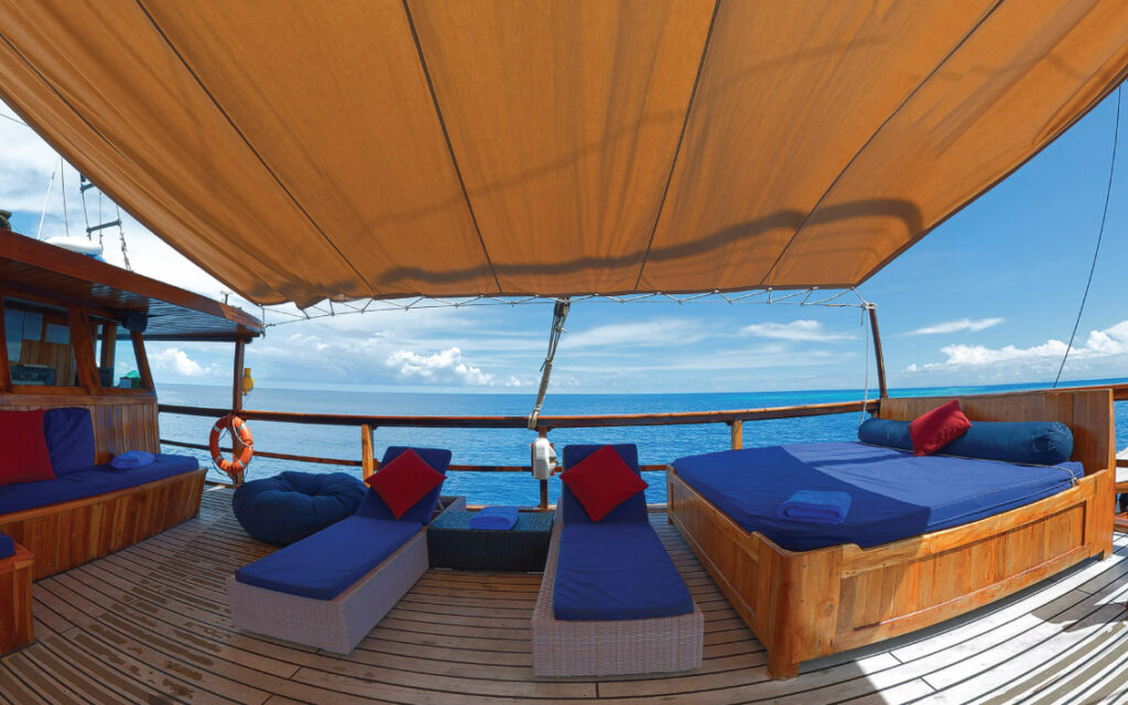 d1_bridge-deck_front-sundeck_04jpg