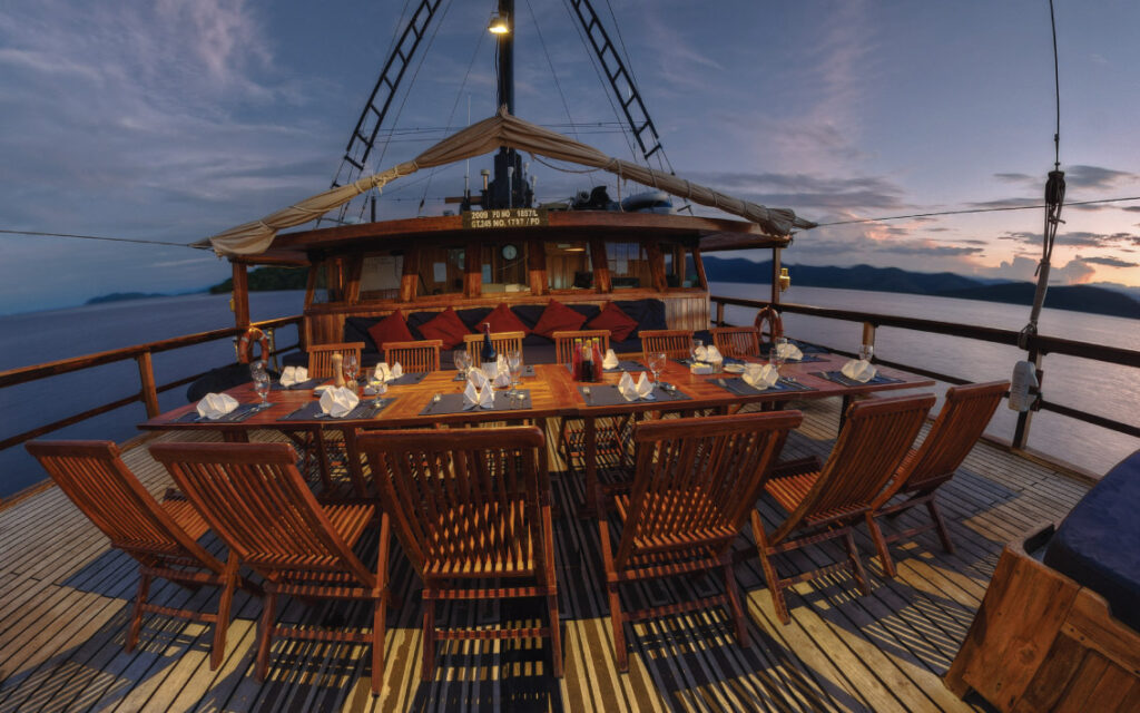 d1_bridge-deck_front-sundeck_05jpg