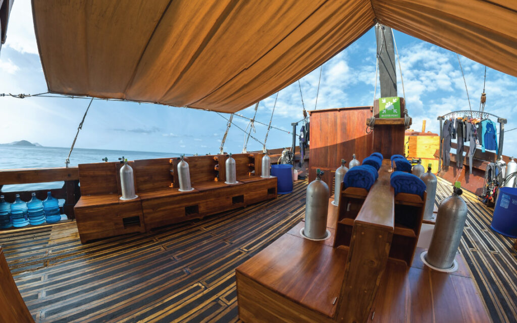 d1_main-deck_dive-deck_02jpg