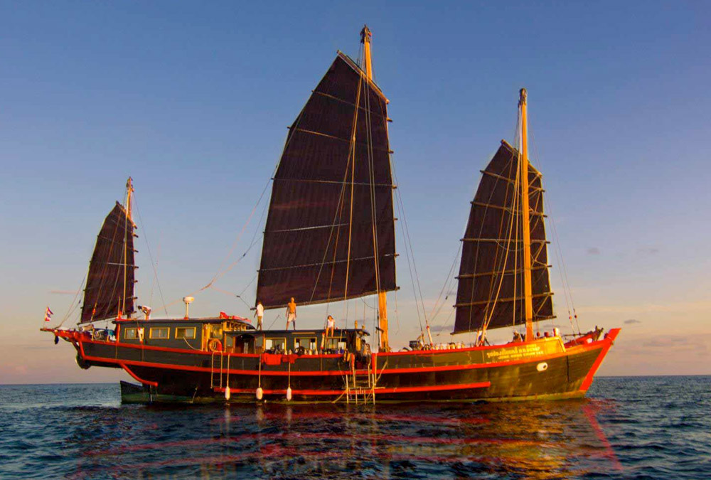the-junk-liveaboard-2
