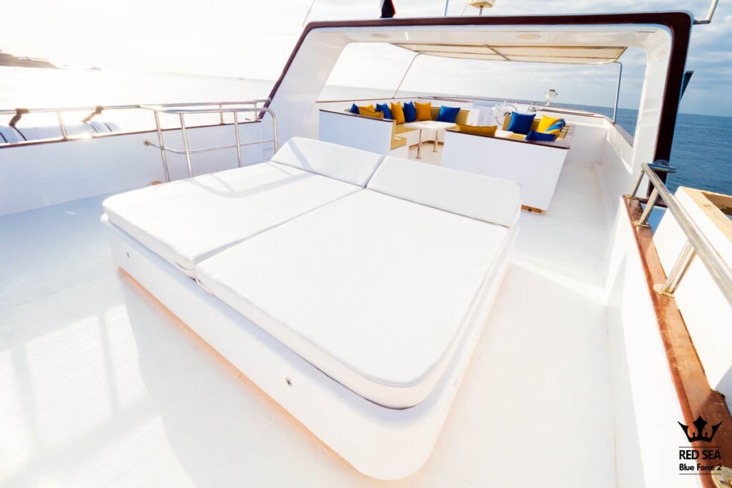 Red_Sea_Blue_Force_2_05_sundeck