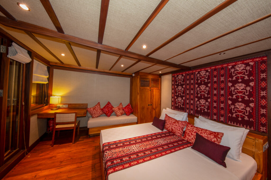 Coralia-Liveaboard-Master-Cabin-Nighttime