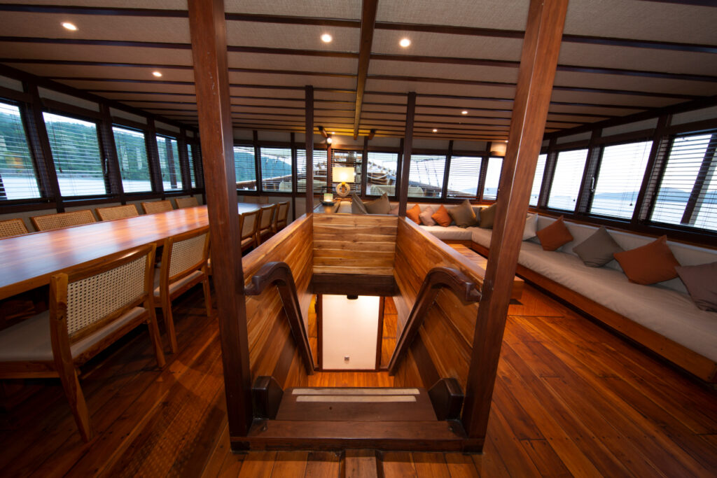 Coralia-Liveaboard-Restaurant-Indoor-Restaurant-Stairs