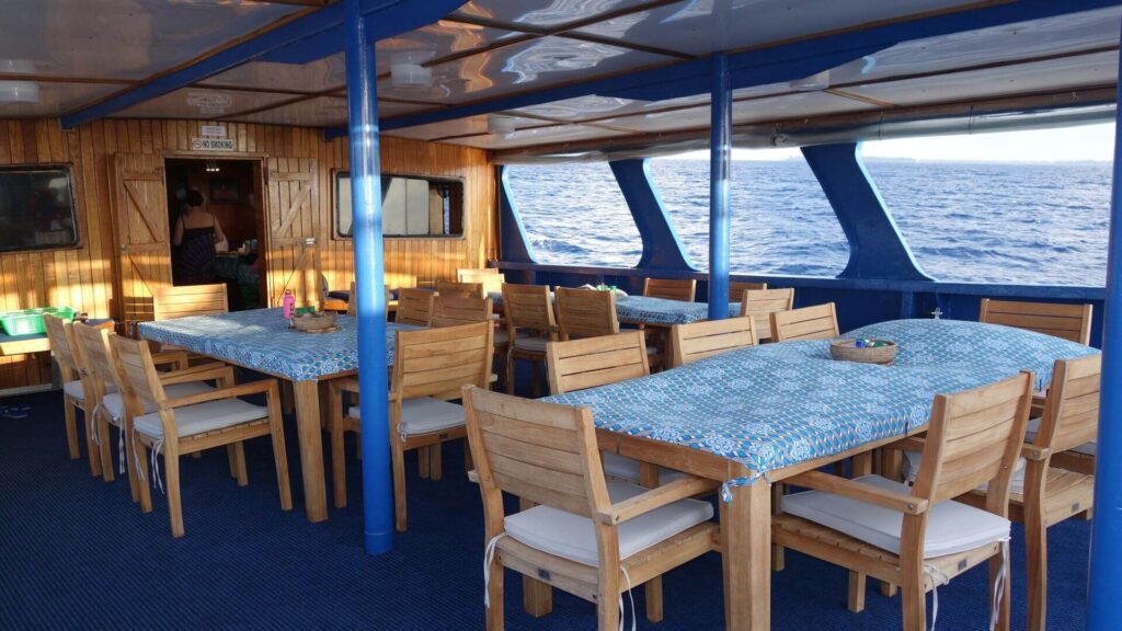 bilikiki-dining-deck