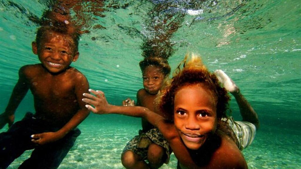 kids-underwater-credit-bret-gilliam