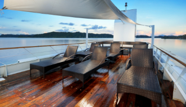 s1-sundeck-2