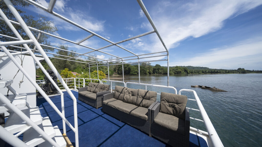 Oceania Lower Sun Deck
