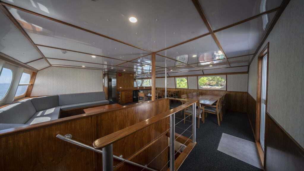 Oceania Saloon
