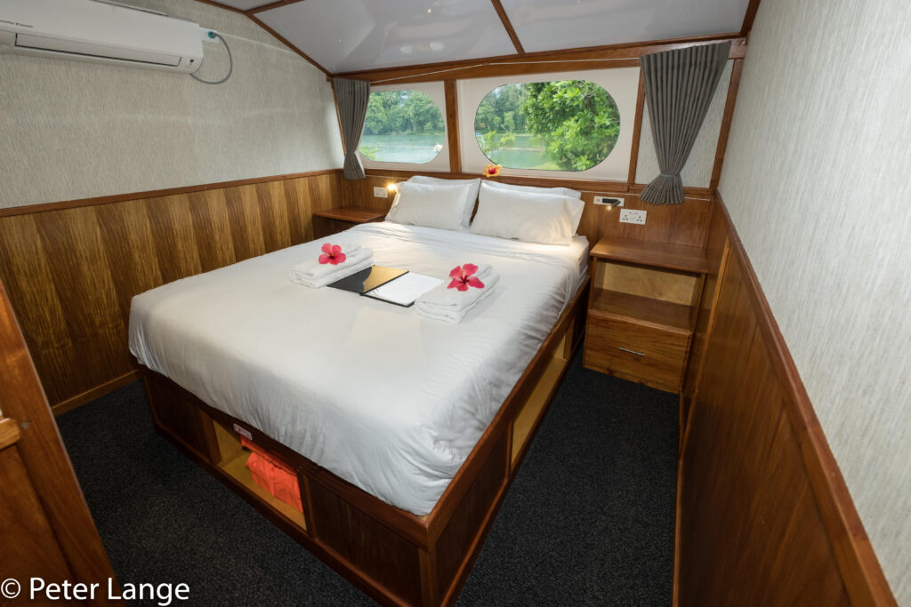 Queen Cabin – Peter Lange