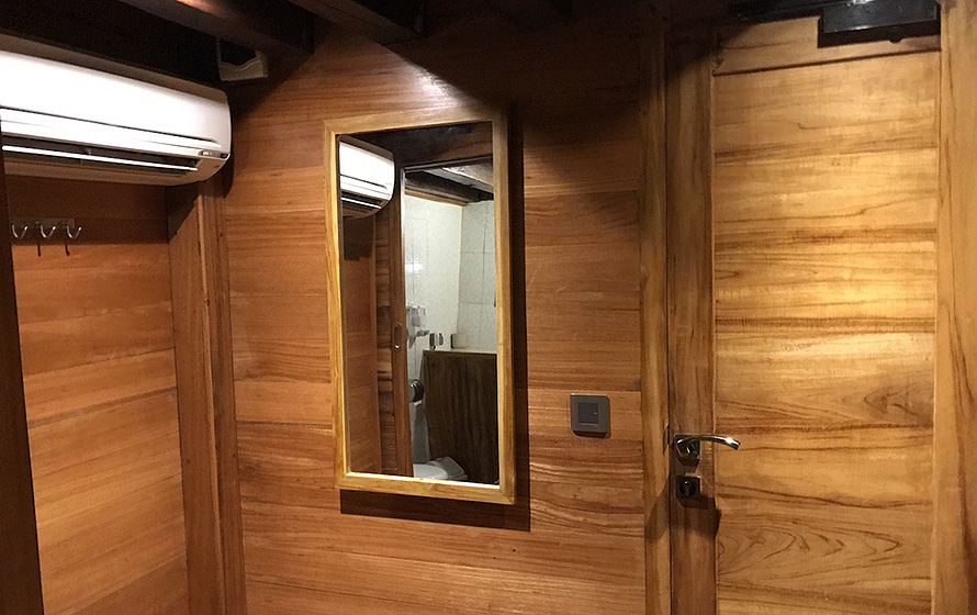 interior-ondina-liveaboard-indonesia